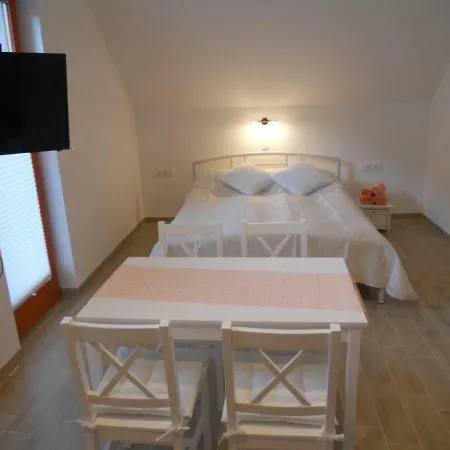 Apartma Bremec-studio